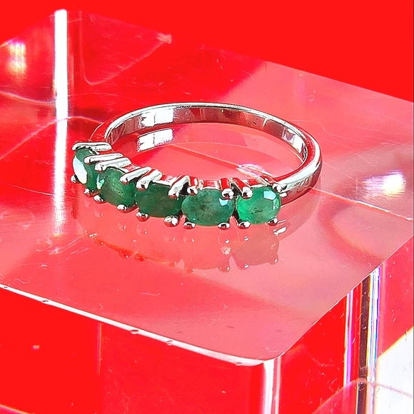 Natural Emerald 4x3mm 925 Sterling Silver Band - Picture 10 of 13